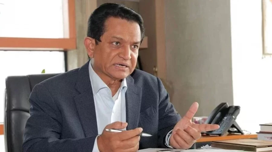 নির্বাচন থেকে সরে দাঁড়ালেন এ কে আজাদ