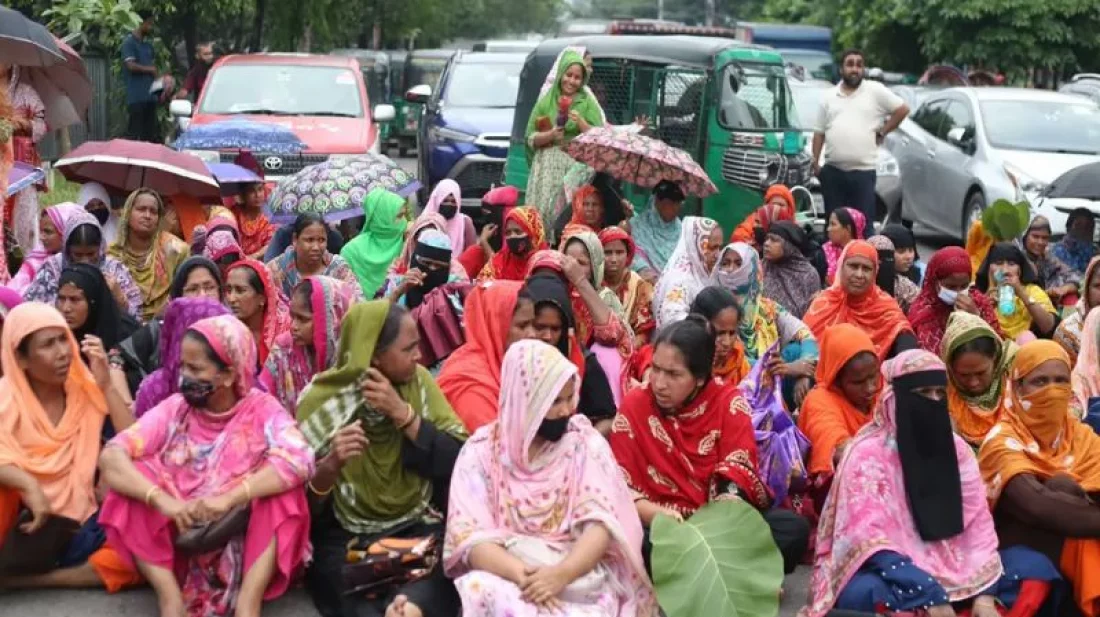 মহাখালী-তেজগাঁও সড়ক ছাড়লেন শ্রমিকরা, যান চলাচল শুরু