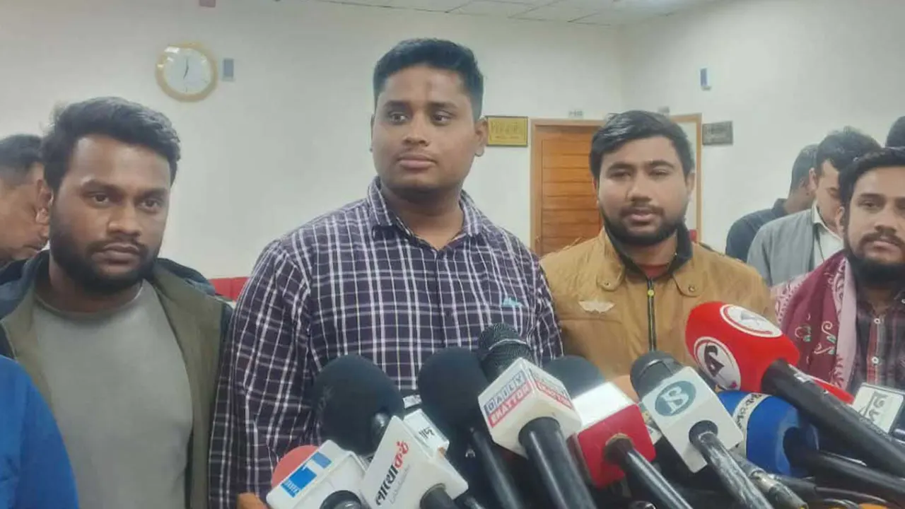 ঢাকা-১৮ আসনের হামলা দিয়ে প্র্যাক্টিস ম্যাচ শুরু হয়েছে: হাসনাত