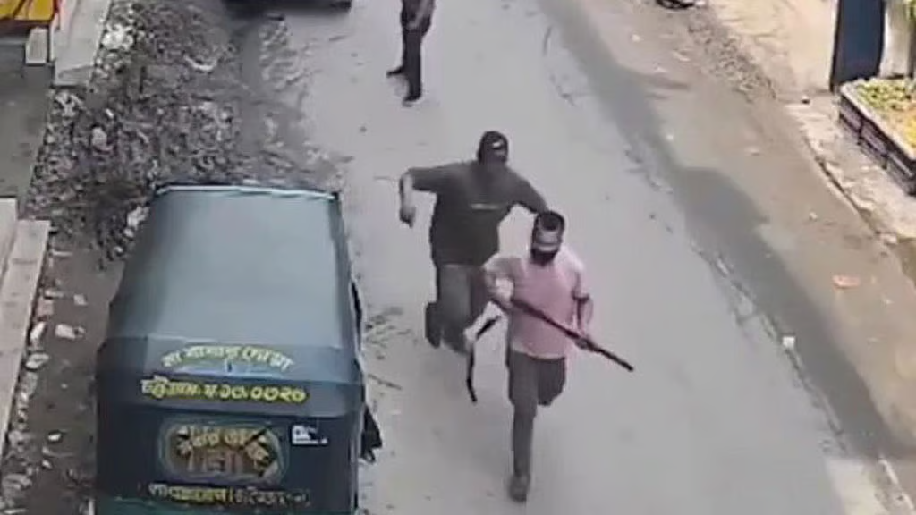 রাউজানে যুবদল নেতাকে হত্যা: মামলার প্রধান আসামি ‘সন্ত্রাসী’ রায়হান