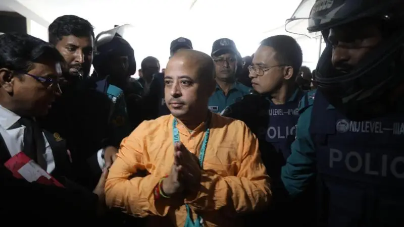 চিন্ময় দাসের মায়ের মৃত্যু, প্যারোলে মুক্তির আবেদন করবে পরিবার
