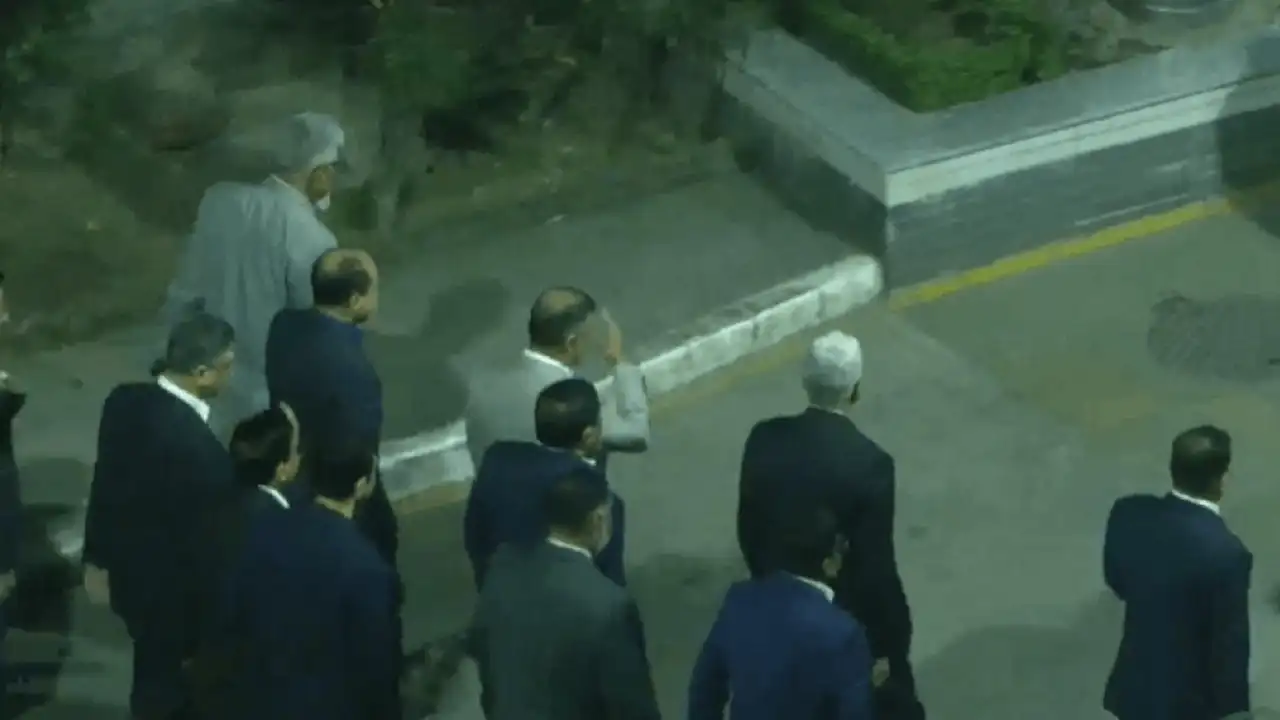 মা খালেদা জিয়ার কাছে তারেক রহমান