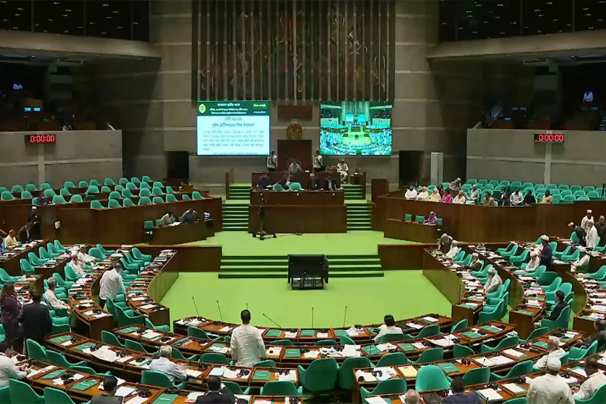 এমপিদের শুল্কমুক্ত গাড়ি আমদানি সুবিধা বাতিল, সংসদে বিল পাস