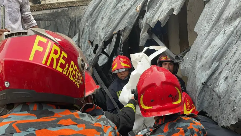 কেরাণীগঞ্জে পুড়ে যাওয়া কারখানায় আগুন নেভানোর পর্যাপ্ত ব্যবস্থা ছিল না: ফায়ার সার্ভিস