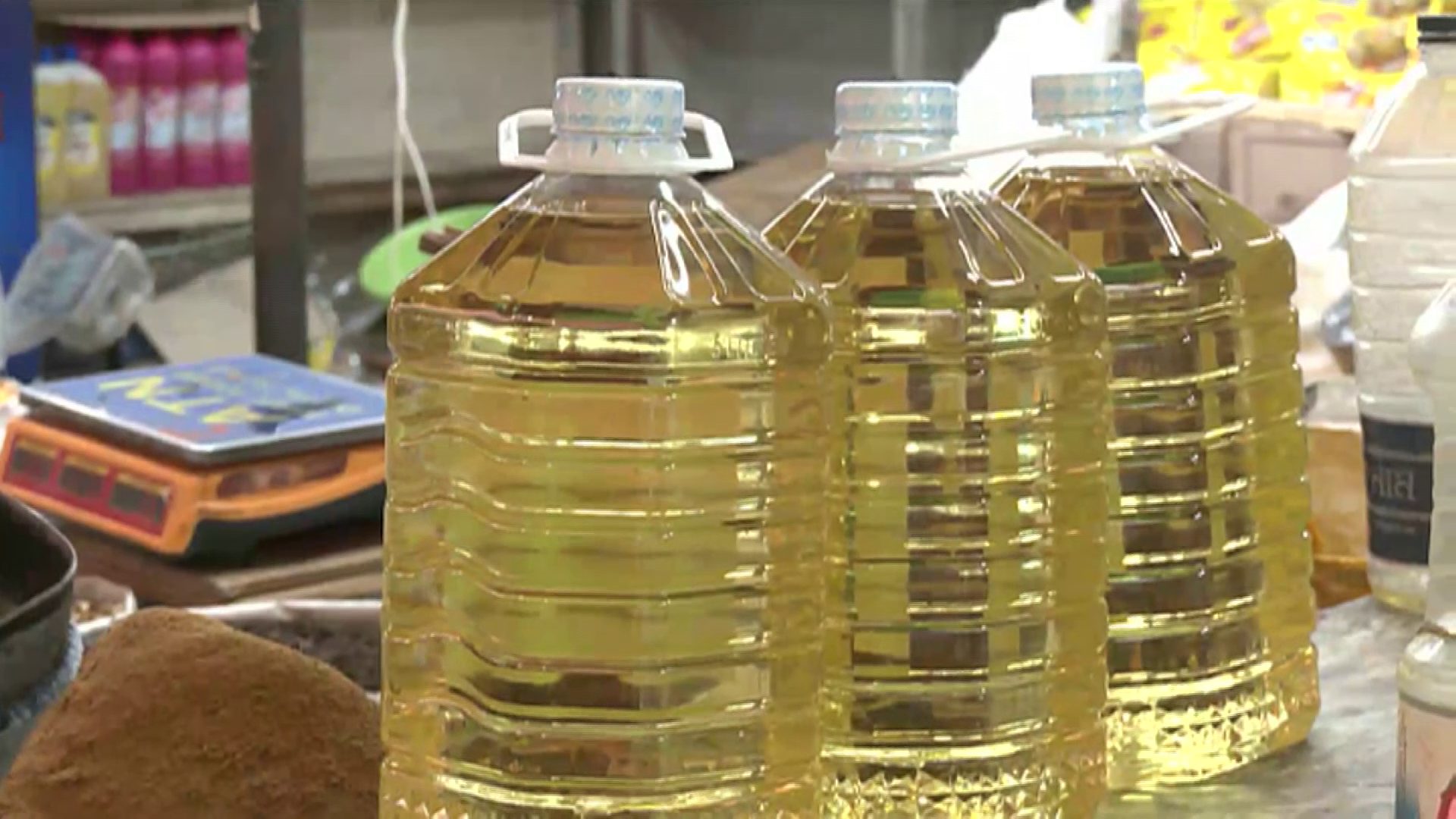 লিটারে ৪ টাকা বাড়ল সয়াবিন তেলের দাম