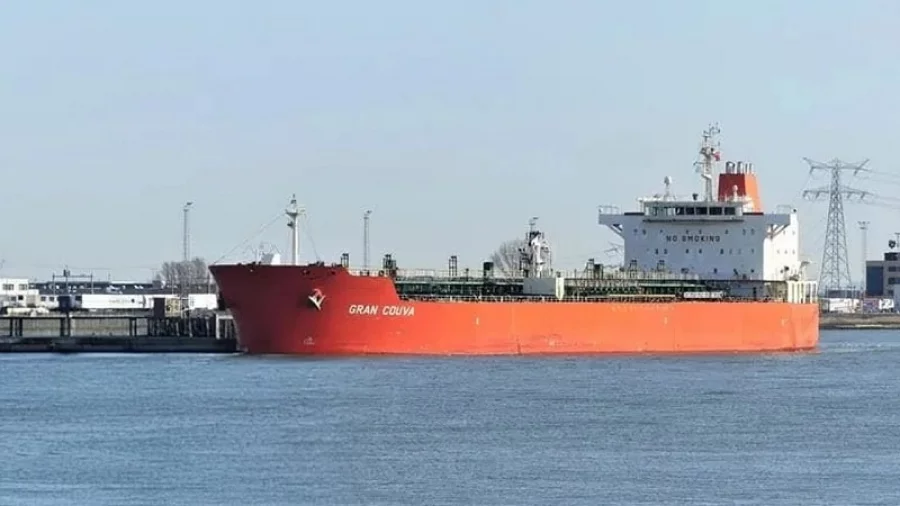 ৪৪ হাজার টন ডিজেল নিয়ে চট্টগ্রালে এলো ২ জাহাজ