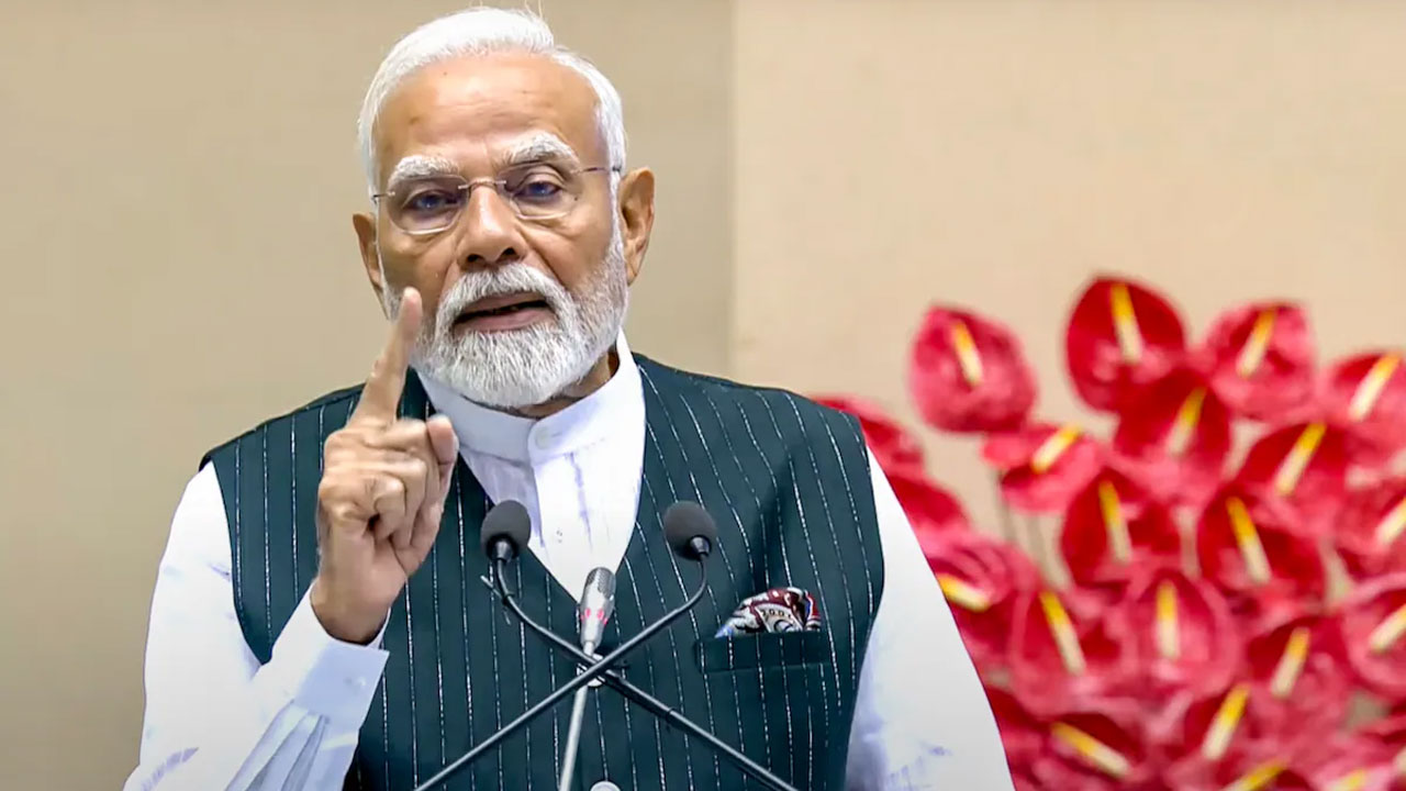 অনুপ্রবেশকারীদের গ্রেপ্তার অব্যাহত রাখার ঘোষণা মোদির