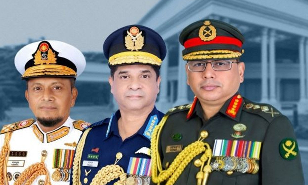 খালেদা জিয়াকে দেখতে এভারকেয়ারে তিন বাহিনীর প্রধানরা