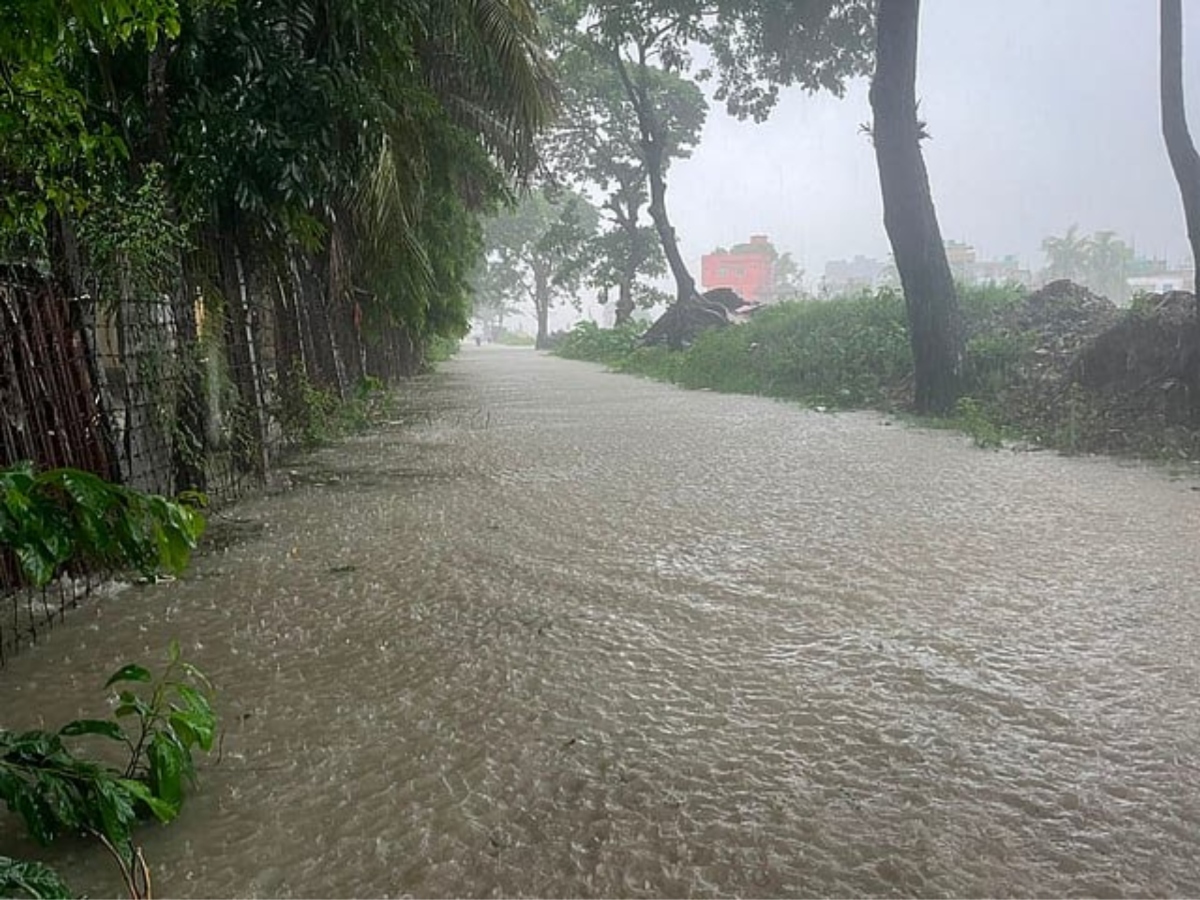 চট্টগ্রামে টানা বৃষ্টিতে জলাবদ্ধতায় দুর্ভোগ চরমে, খাগড়াছড়িতেও বন্যার শঙ্কা