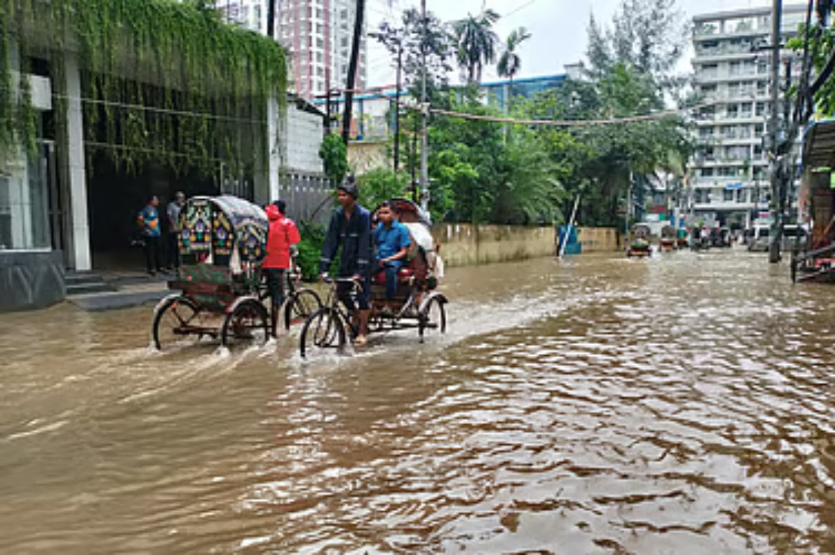 চট্টগ্রামে ফের ভারী বৃষ্টি, বিপর্যস্ত জনজীবন