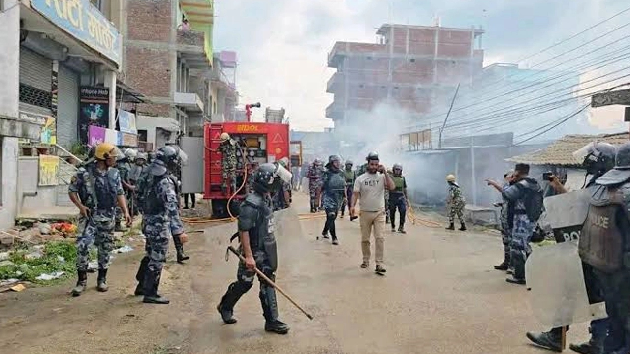 নেপালে সাম্প্রদায়িক সংঘর্ষে নিহত ৩, শান্ত থাকতে বললেন বালেন্দ্র শাহ