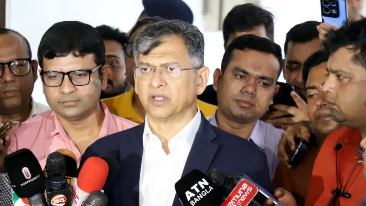 স্বরাষ্ট্রমন্ত্রীর সন্দেহ— বেনজীরের কাছে থাকতে পারে ‘অন্য দেশের পাসপোর্ট’