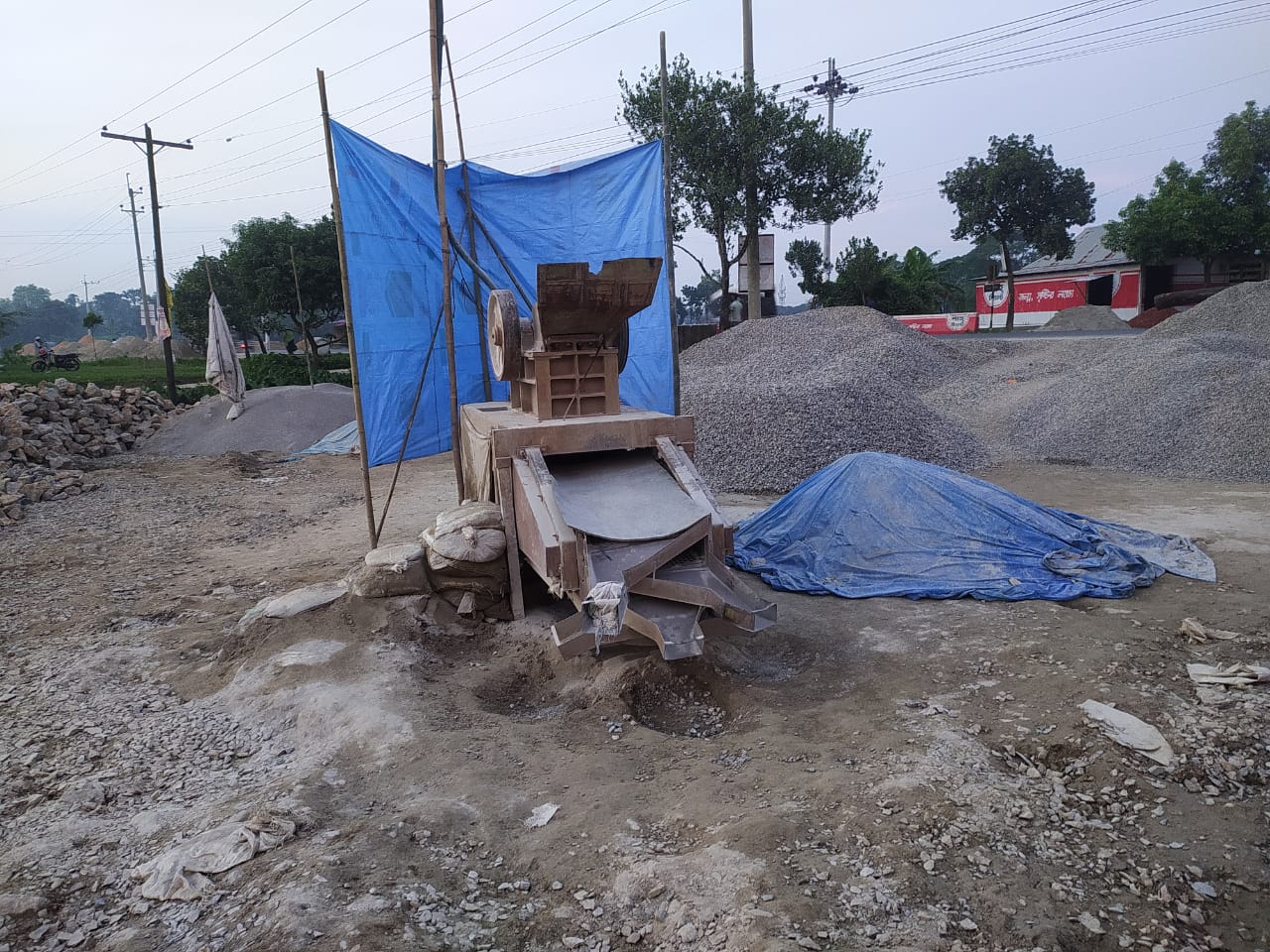 ক্রাশার মেশিনে বায়ু দুষণ, পাথর ব্যবসায়ীকে লাখ টাকা জরিমানা