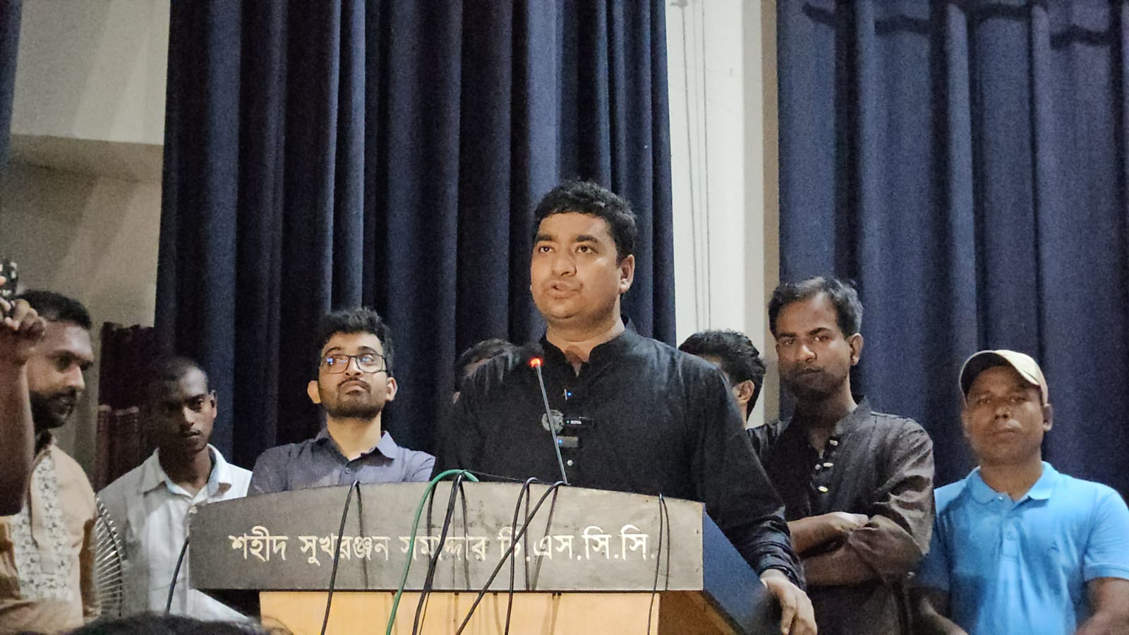 ‘যারা জাতীয় সংগীতে বাধা দেয় তাদের সঙ্গে ঐক্য সম্ভব নয়’