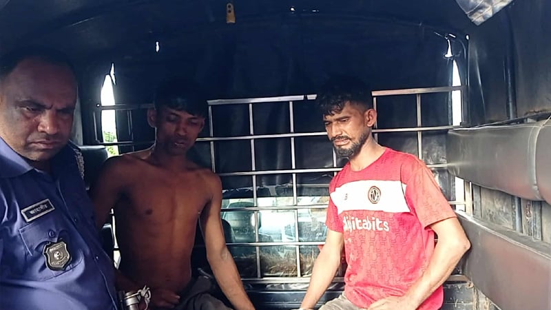 শ্লীলতাহানি করে বাস থেকে ফেলে দেওয়া হয় কুবি শিক্ষার্থীকে, আটক ২
