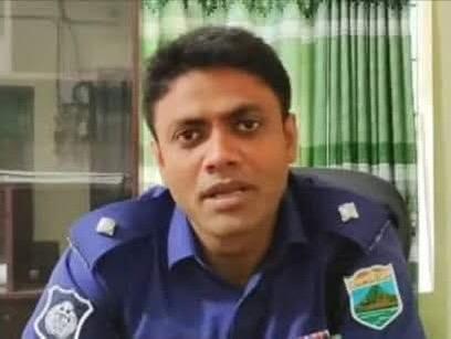 গাজীপুরে যাত্রীবাহী বাস চাপায় পুলিশ কর্মকর্তা নিহত, স্ত্রী আহত