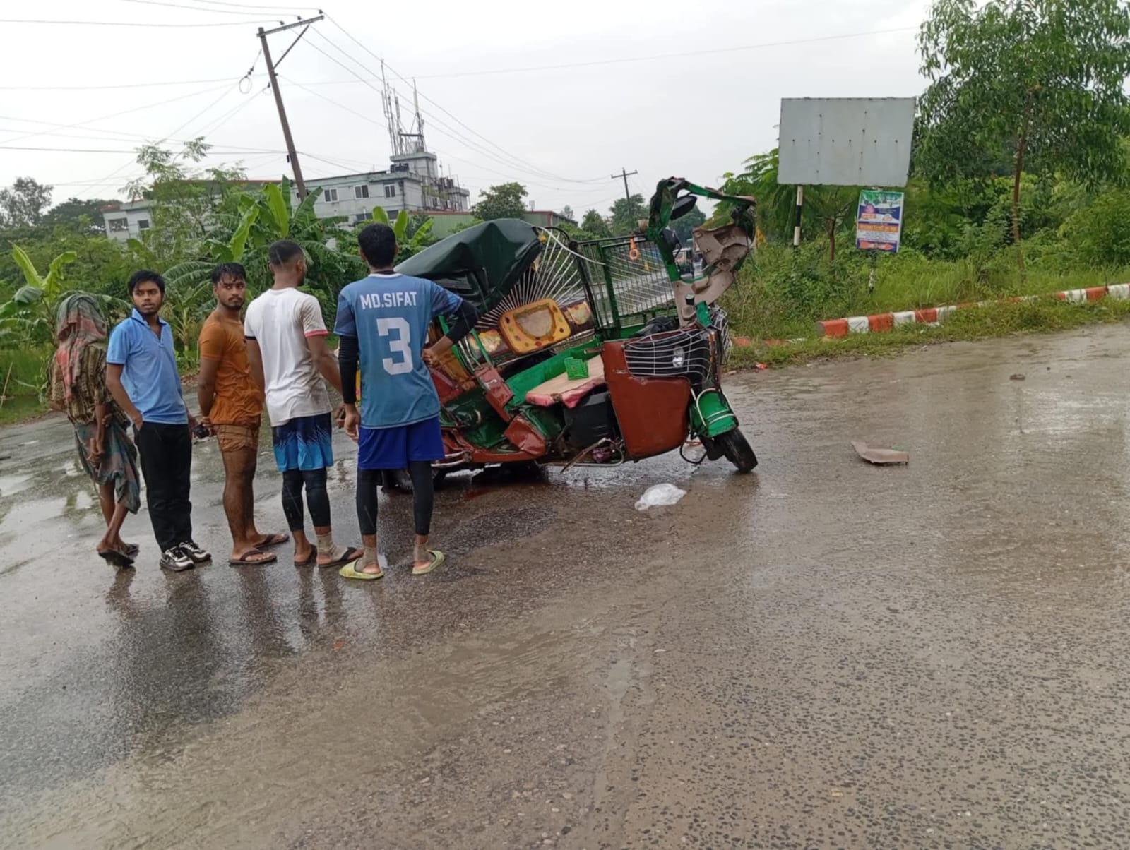 ডাম্প ট্রাকে পিষ্ট সিএনজি অটোরিকশা, শিশুসহ নিহত ৩