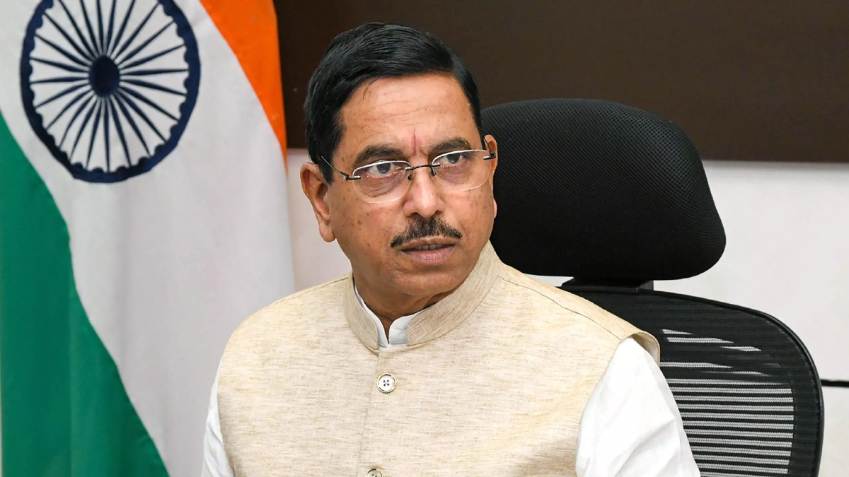 ভারতের শিক্ষামন্ত্রীর দায়িত্বে প্রহ্লাদ যোশী
