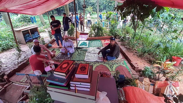সোহরাওয়ার্দী উদ্যানে ‘অবৈধ’ নামাজের জায়গা উচ্ছেদ করবে গণপূর্ত মন্ত্রণালয়