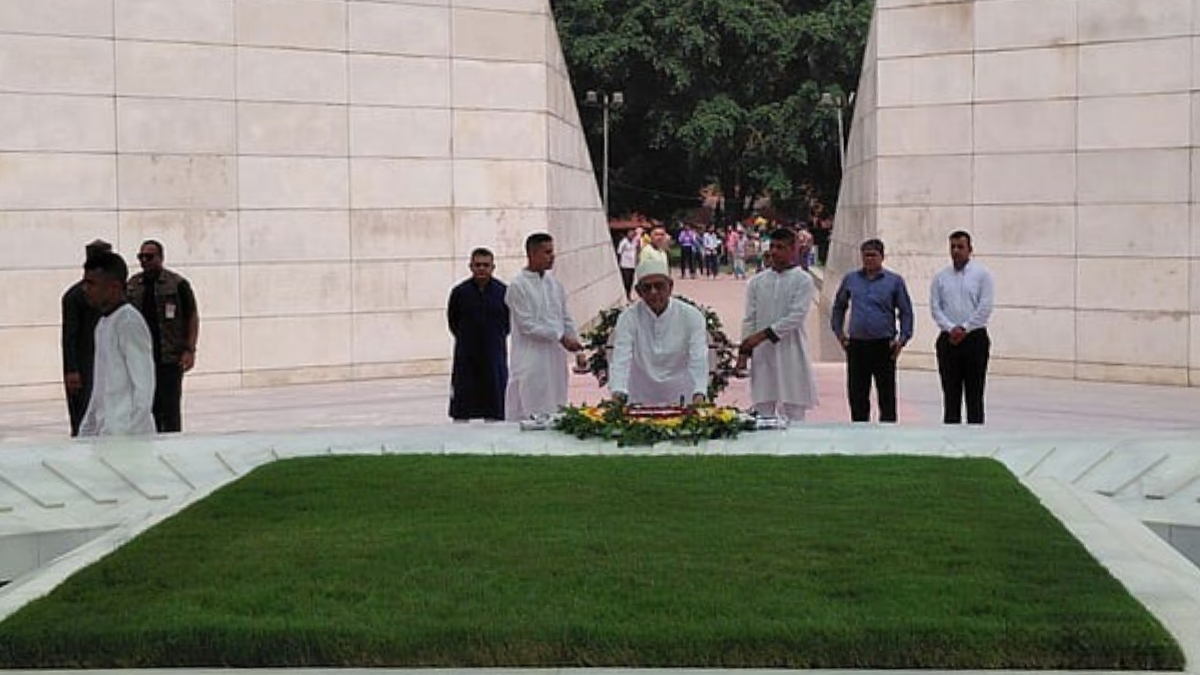 শপথের আগে জিয়া দম্পতির কবর জিয়ারত নবনির্বাচিত রাষ্ট্রপতির