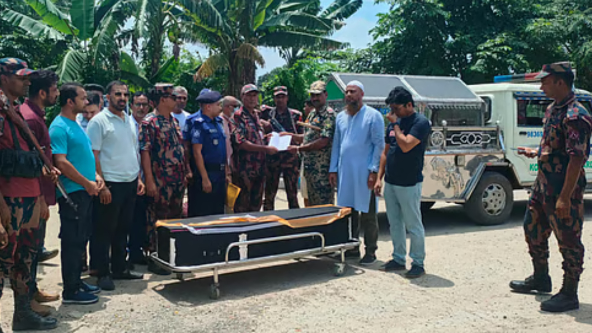 কলকাতায় অগ্নিদগ্ধ সাজুর মরদেহ এলো দেশে, ভারতে সৎকার রেবতীকে