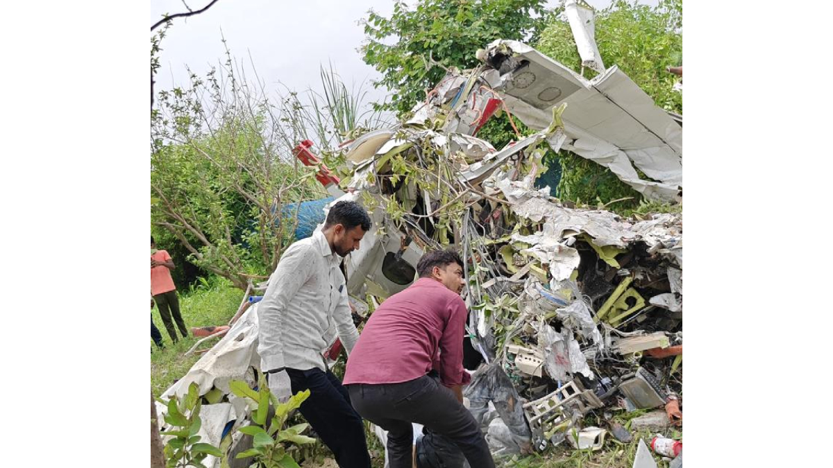 ভারতে প্রশিক্ষণ বিমান বিধ্বস্ত, ২ পাইলট নিহত