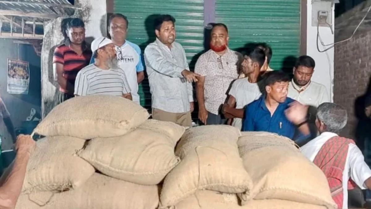 রিলিফের সরকারি চাল গুদামে, ব্যবসায়ী বললেন ‘লোভে পড়ে করেছি’