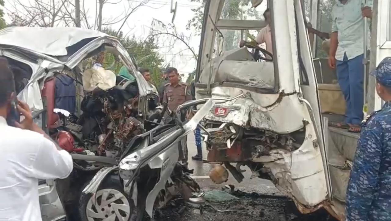 রামপালের সড়ক দুর্ঘটনায় নিহত বেড়ে ১৩