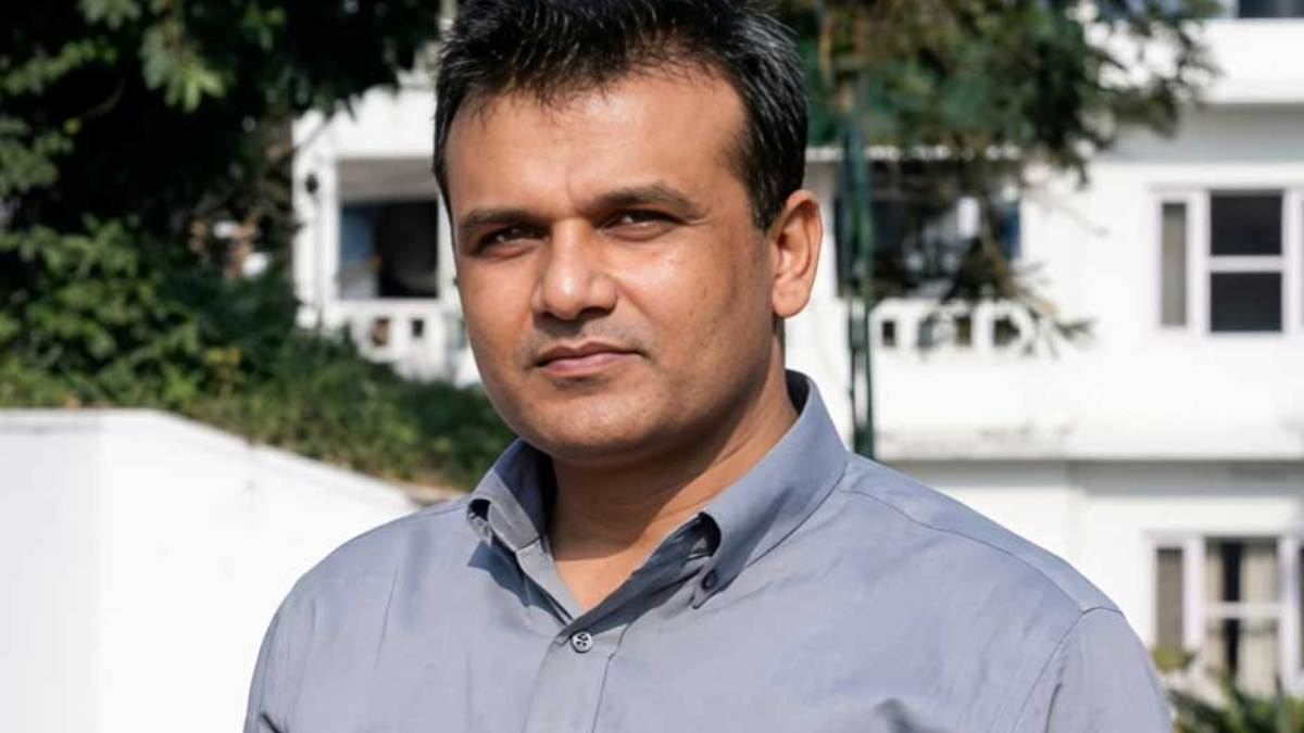 চাকরি  ফেরতের এক মাসের মাথায় পদোন্নতিও পেলেন কোহিনূর মিয়া