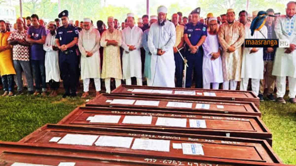 সৌদি সোফা কারখানার আগুনে নিহত ৭ জনের জানাজা হলো একসঙ্গে