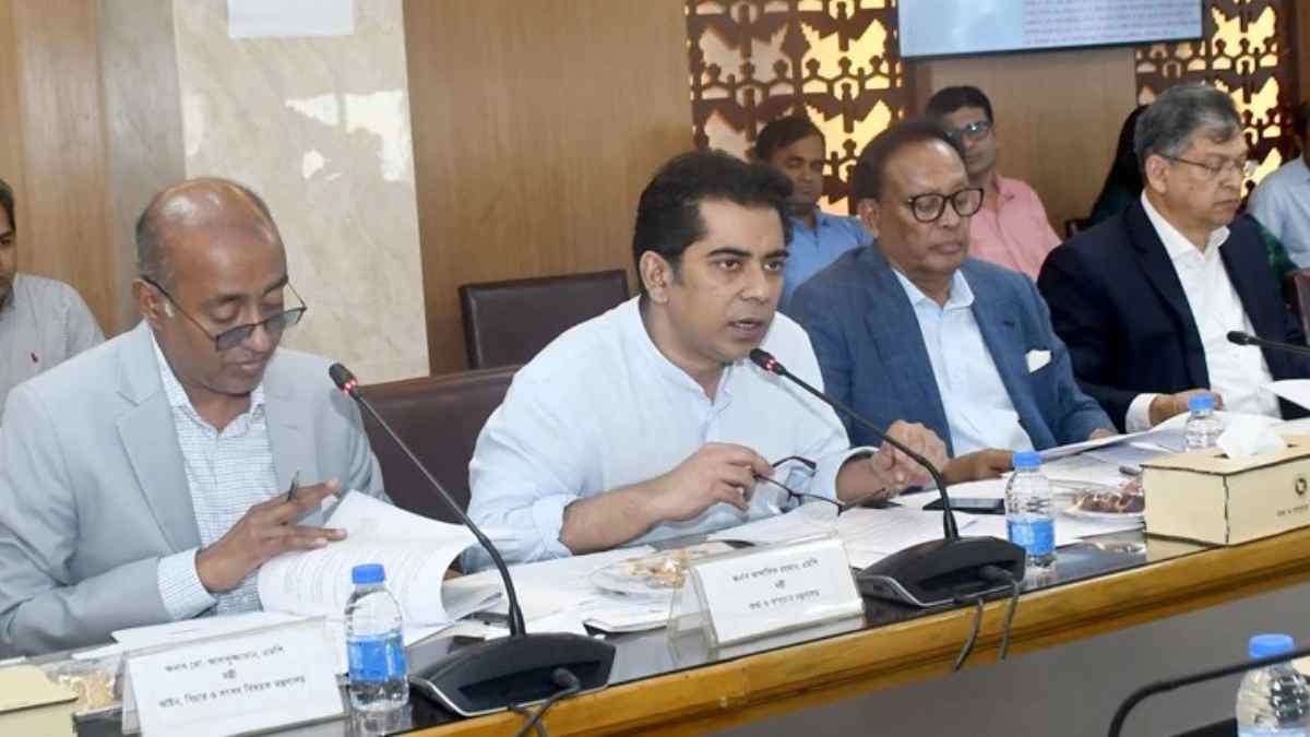 সামাজিক অবক্ষয় রোধ ও সংবাদমাধ্যমের স্বাধীনতা রক্ষা করেই সাইবার আইন সংশোধন: তথ্যমন্ত্রী