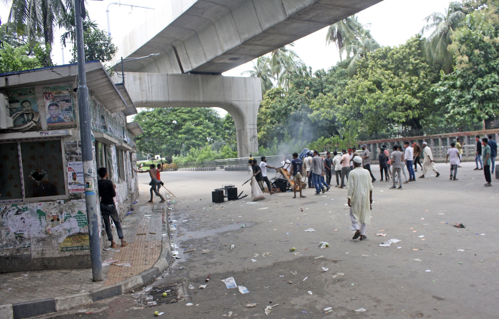 সন্ধ্যা থেকে সান্ধ্য আইন জারি