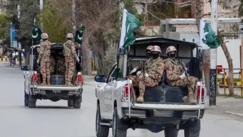 পাকিস্তানে নিরাপত্তা বাহিনীর অভিযানে ১২ সন্ত্রাসী নিহত