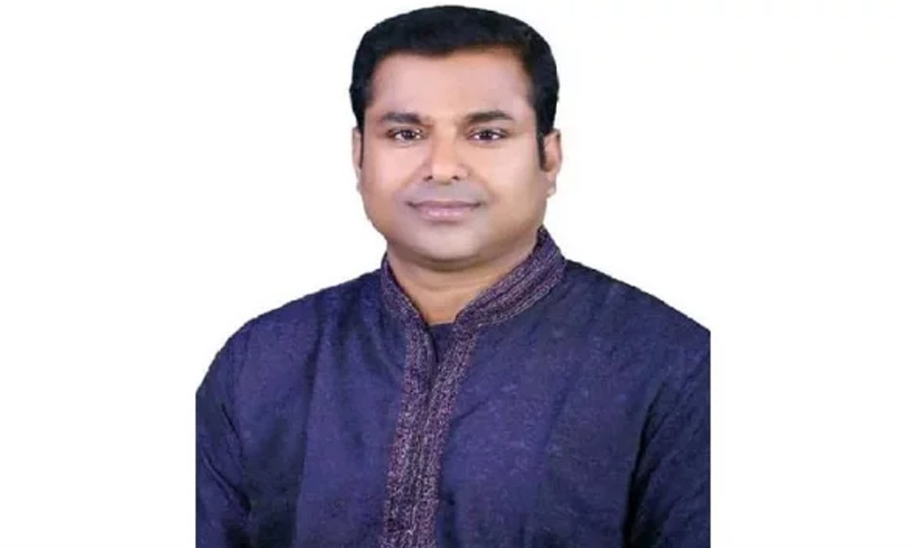কলেজছাত্রীকে ধর্ষণের অভিযোগে বড় মনিরের বিরুদ্ধে মামলা