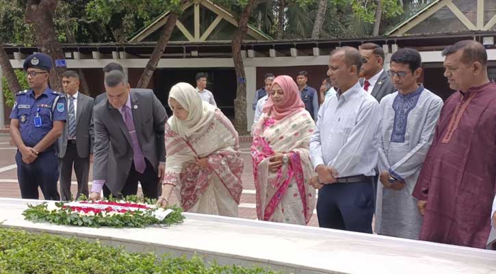 বঙ্গবন্ধুর সমাধিতে এনএসআই মহাপরিচালকের শ্রদ্ধা