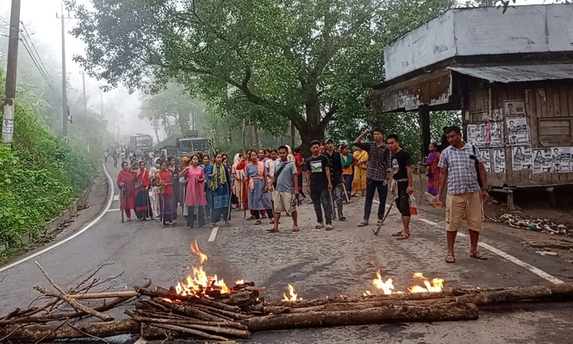 রাঙামাটিতে আধাবেলা অবরোধ চলছে ইউপিডিএফের