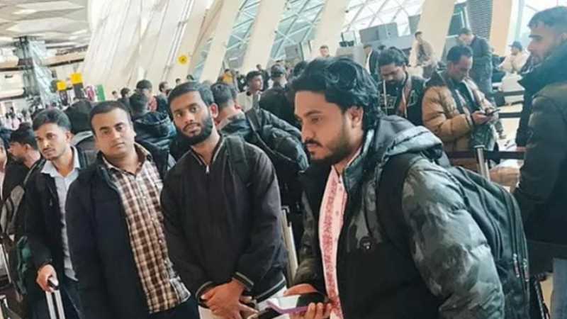 ইরান থেকে ফিরলেন ১৮৬ বাংলাদেশি