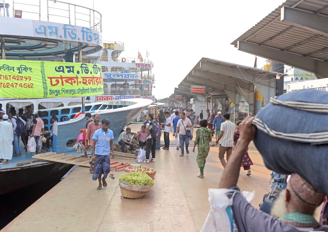 নৌপথে ঈদযাত্রা শুরু