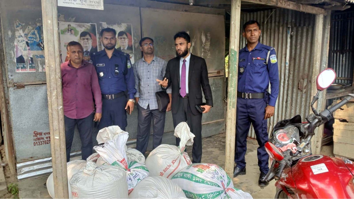 দোকানে ভিজিএফের ২ হাজার কেজি চাল, অভিযানে জব্দ