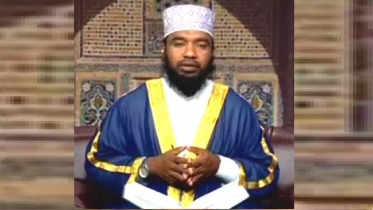 বিচারপতি মানিকের সমালোচনা করায় ইমাম বরখাস্ত