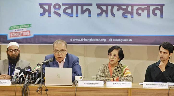 একই ব্যক্তি যেন সরকার ও দলীয় প্রধান না থাকতে পারেন, সুপারিশ টিআইবির