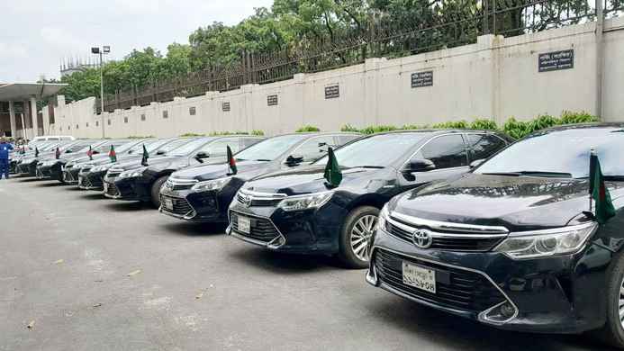 অন্তর্বর্তীকালীন সরকারের উপদেষ্টাদের জন্য প্রস্তুত ২২ গাড়ি