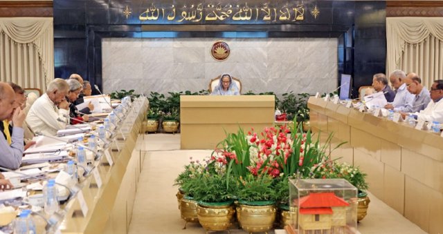 সচিবদের কাছে ক্ষয়ক্ষতির হিসাব চেয়েছেন প্রধানমন্ত্রী