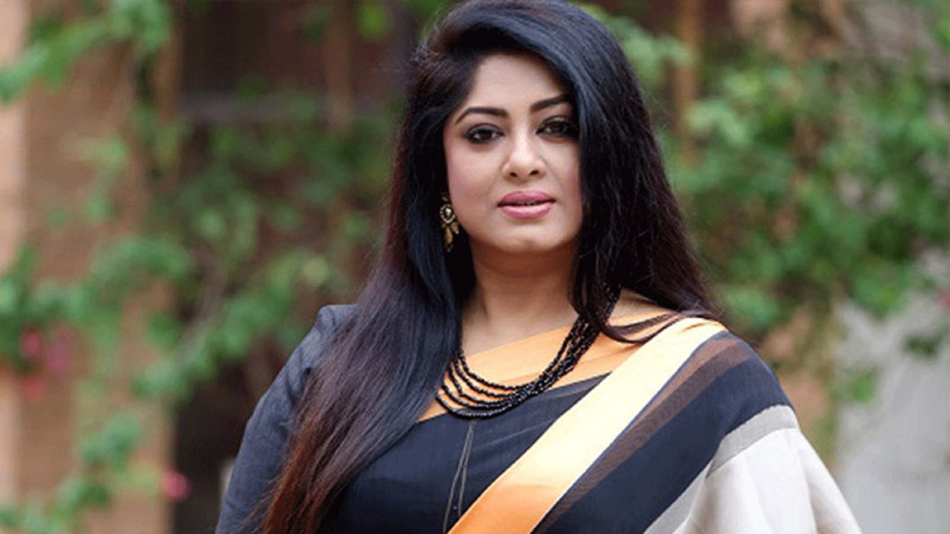 মৌসুমীর বিরুদ্ধে গ্রেপ্তারি পরোয়ানা