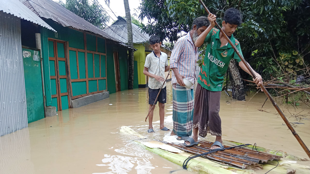 বন্যায় কুমিল্লায় ৪ জনের মৃত্যু