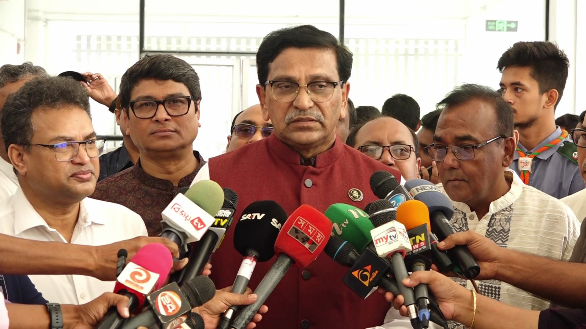 দুর্নীতিবাজদের বিরুদ্ধে সরকার কঠোর পদক্ষেপ গ্রহণ করছে : হানিফ