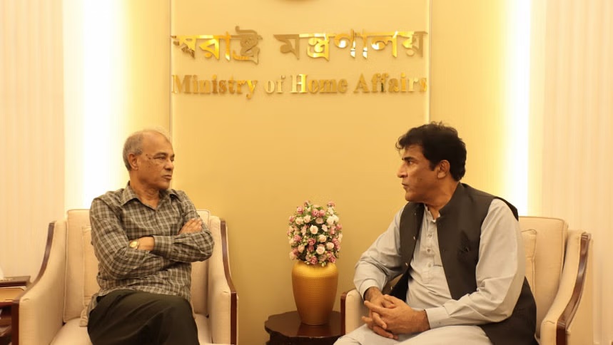 পাকিস্তানে যেতে বাংলাদেশিদের ভিসা ফি লাগবে না