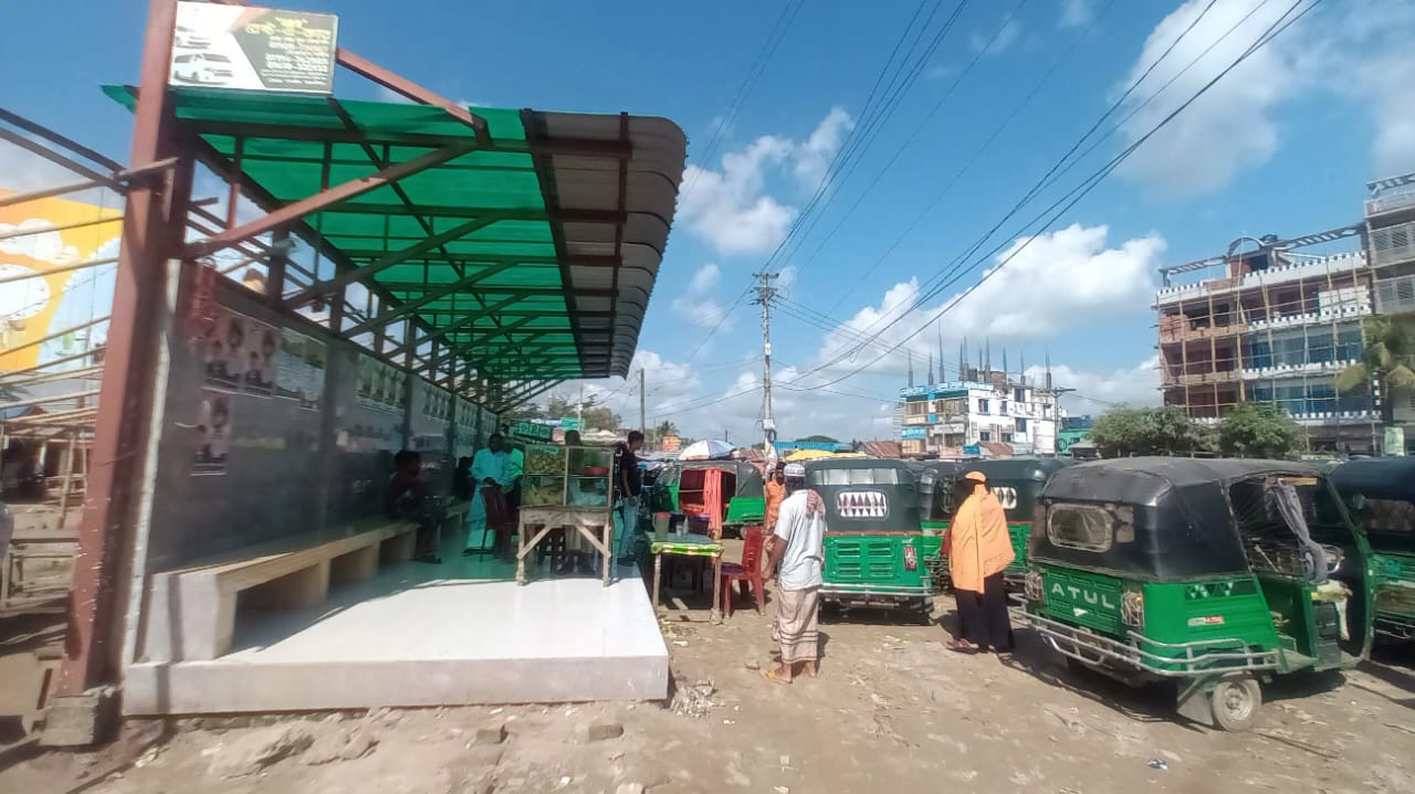 কাজে আসছে না অর্ধ কোটি টাকায় নির্মিত ৭ যাত্রী ছাউনি