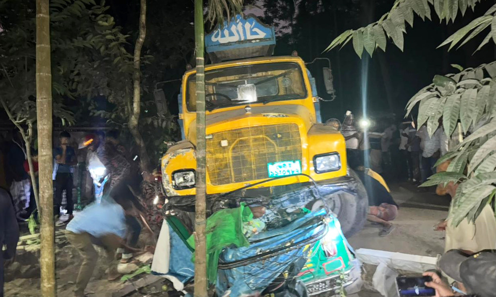 কুমিল্লায় ট্রাক-সিএনজি ও অটোরিকশার সংঘর্ষে নিহত ৩