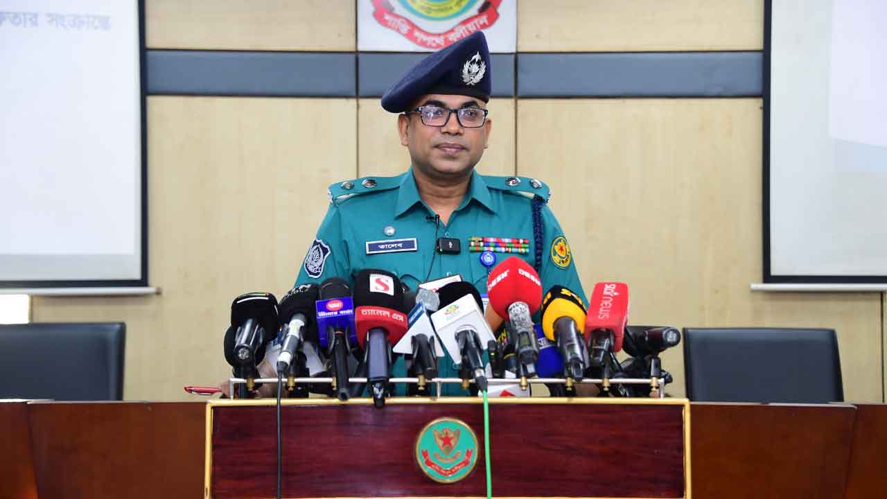 আ. লীগের ঝটিকা মিছিল থেকে ১০ মাসে গ্রেপ্তার প্রায় ৩ হাজার : পুলিশ